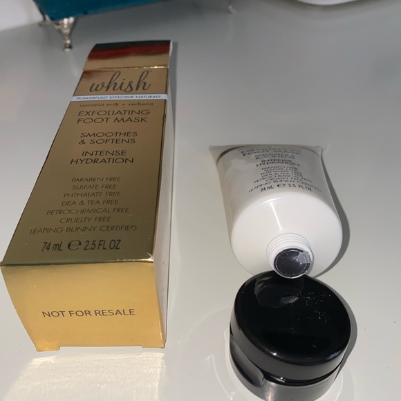 New Whish coconut milk + verbena EXFOLIATING FOOT MASK SMOOTHES & SOFTENS - Picture 3 of 7
